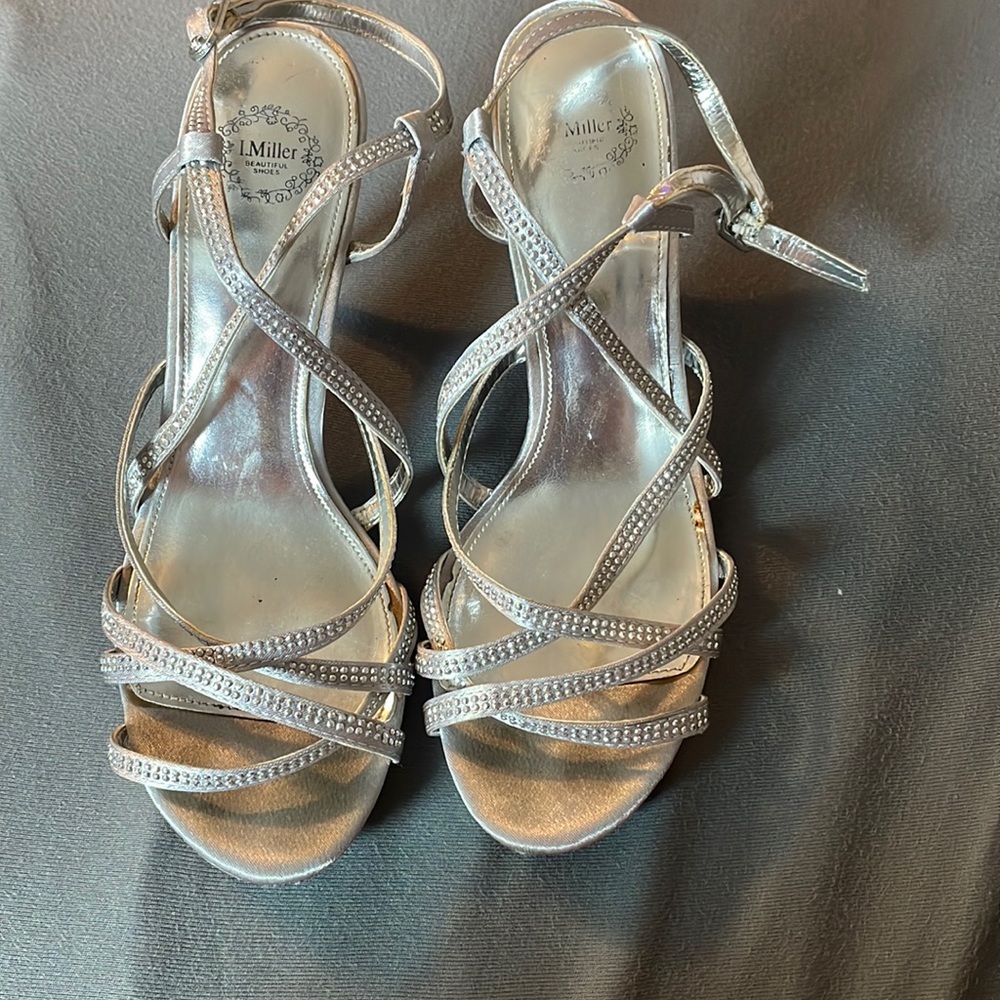 Silver heel